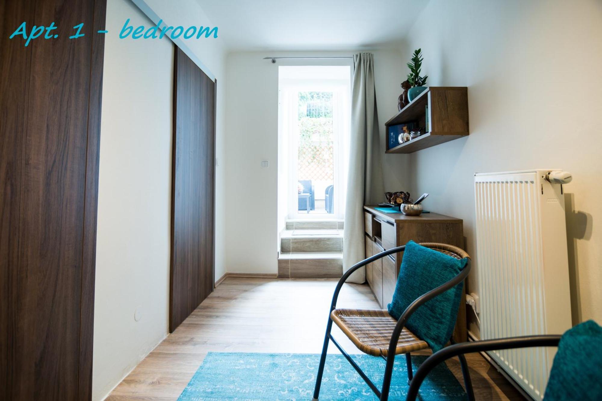 Cozy Apartments With Terrace Near Prague Castle Экстерьер фото