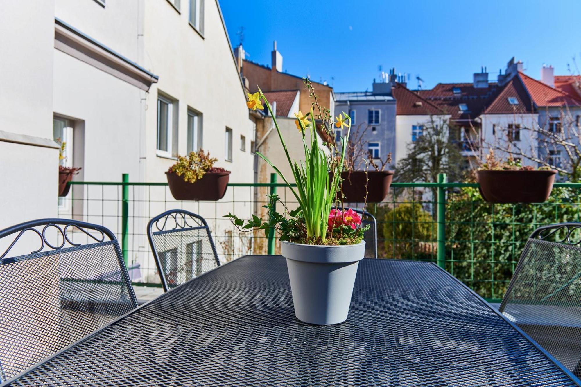 Cozy Apartments With Terrace Near Prague Castle Экстерьер фото